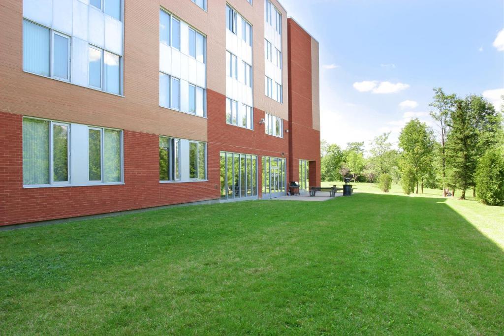 Residence & Conference Centre - Brampton Exterior photo